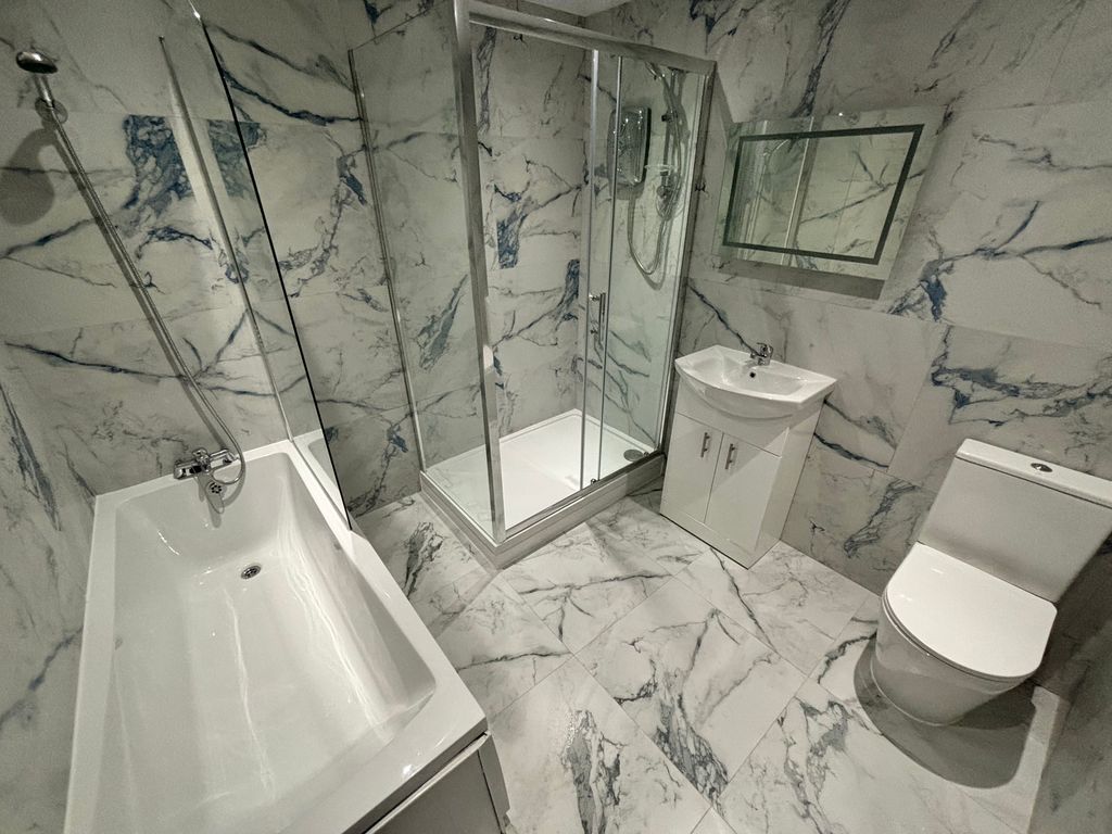 Property photo 3 of 7 Front