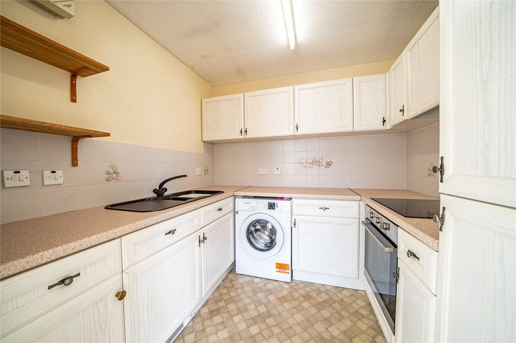 Property photo 2 of 9 Picture No. 08