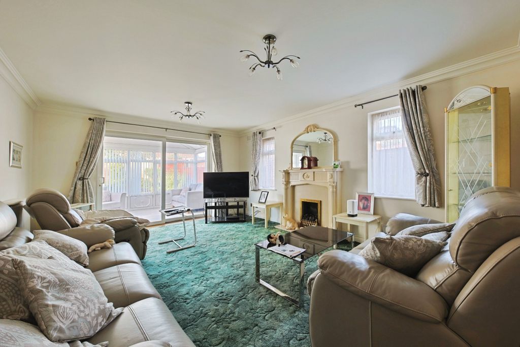 Property photo 2 of 9 4049545