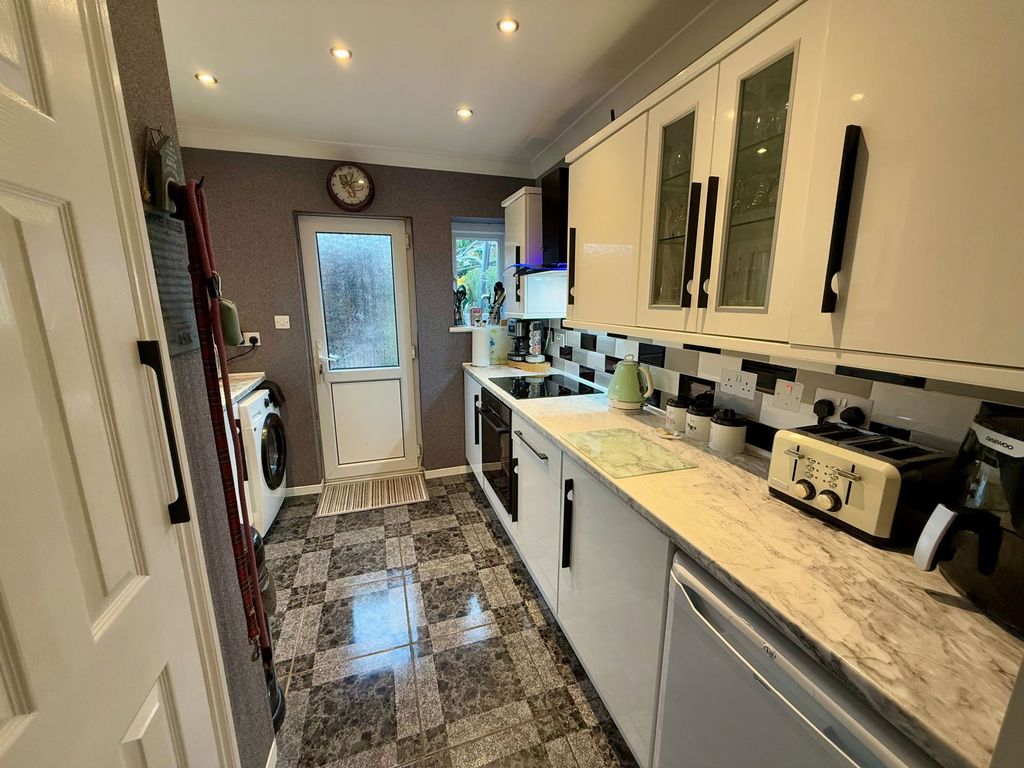 Property photo 3 of 23