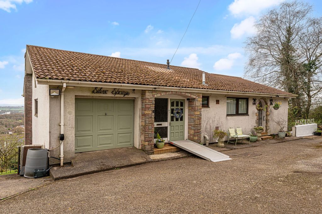 Property photo 1 of 48