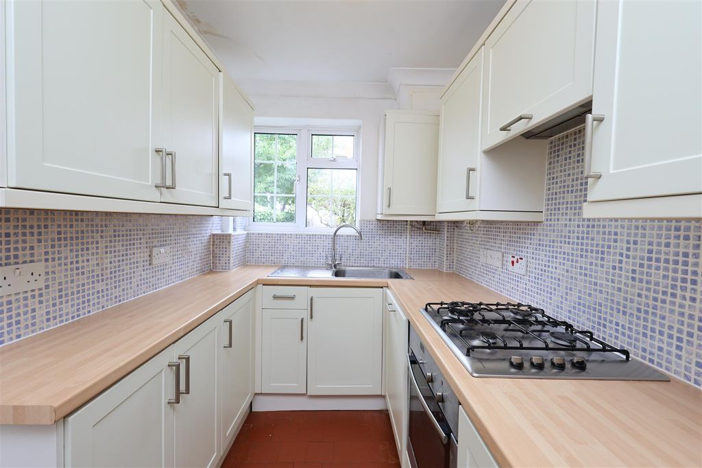 Property photo 2 of 16 Kitchen