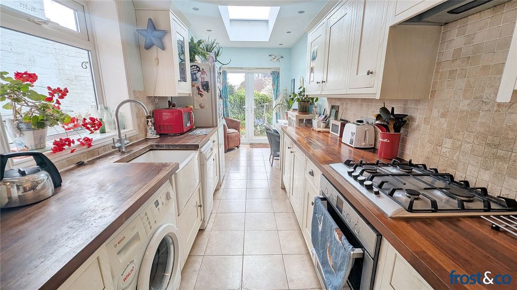 Property photo 2 of 17 Kitchen