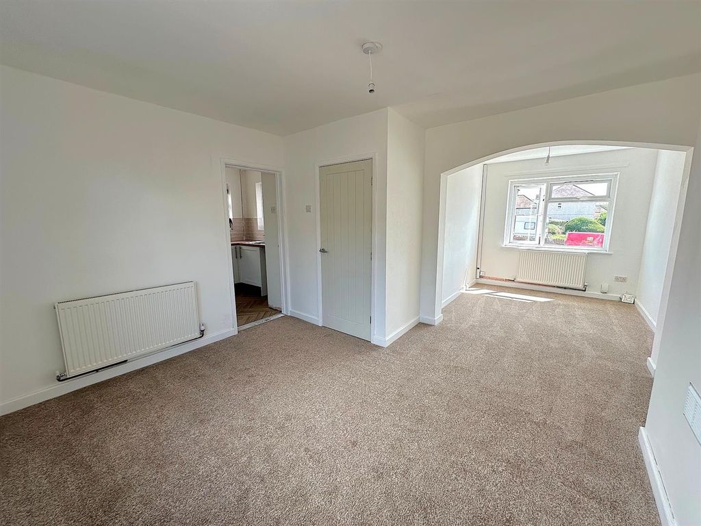 Property photo 2 of 18 66.Jpg