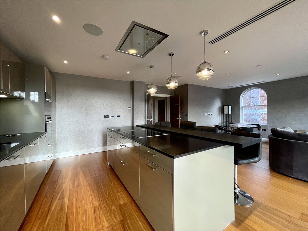 Additional image 7 of 3 bed flat to rentMurano House, 389 Cockfosters Road, Hadley Wood, Hertfordshire EN4