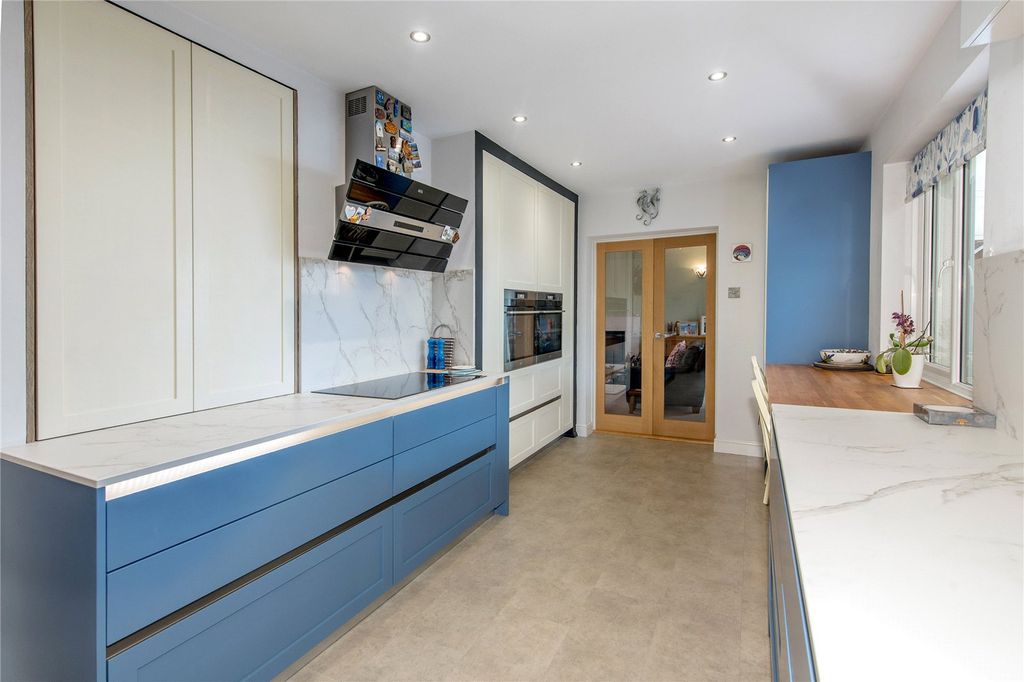 Property photo 2 of 42 Picture No. 04