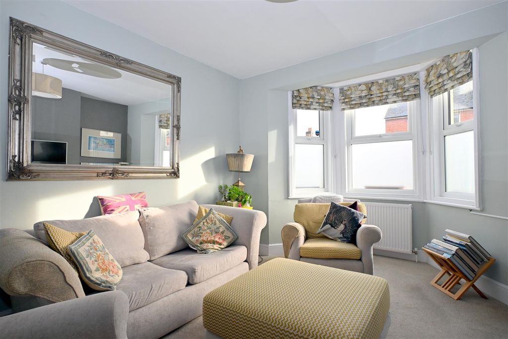 Property photo 2 of 16 Sitting Room