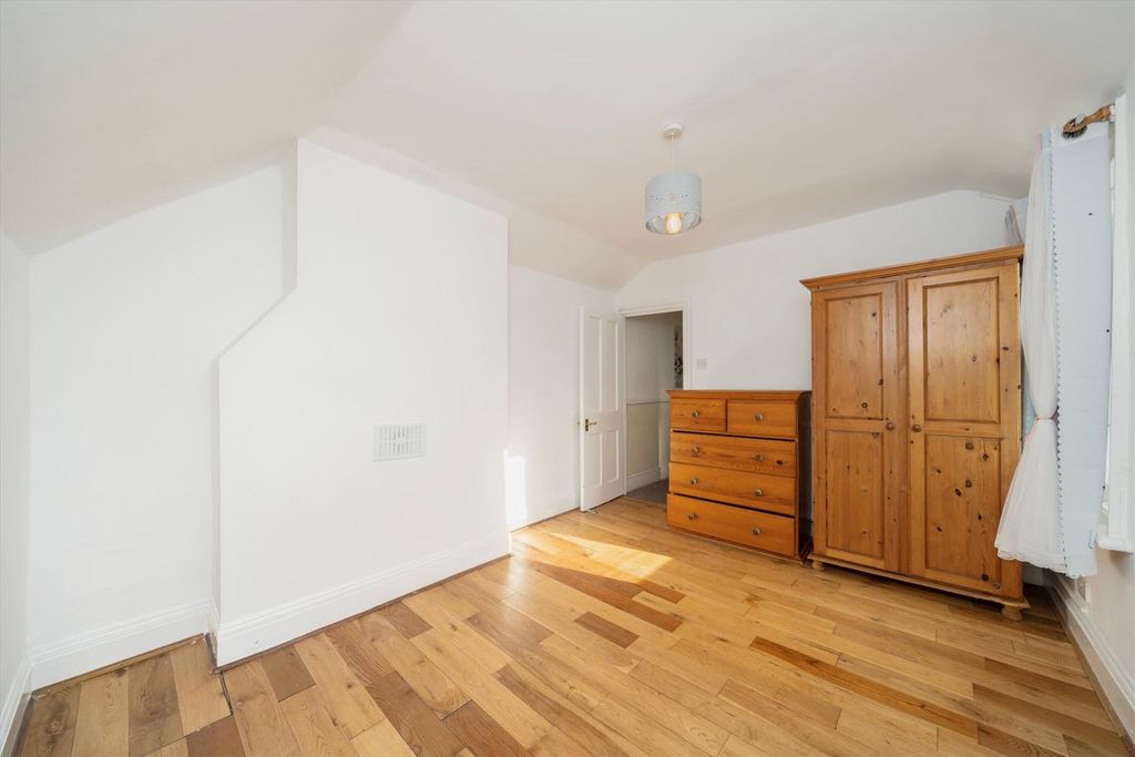 Property photo 3 of 4