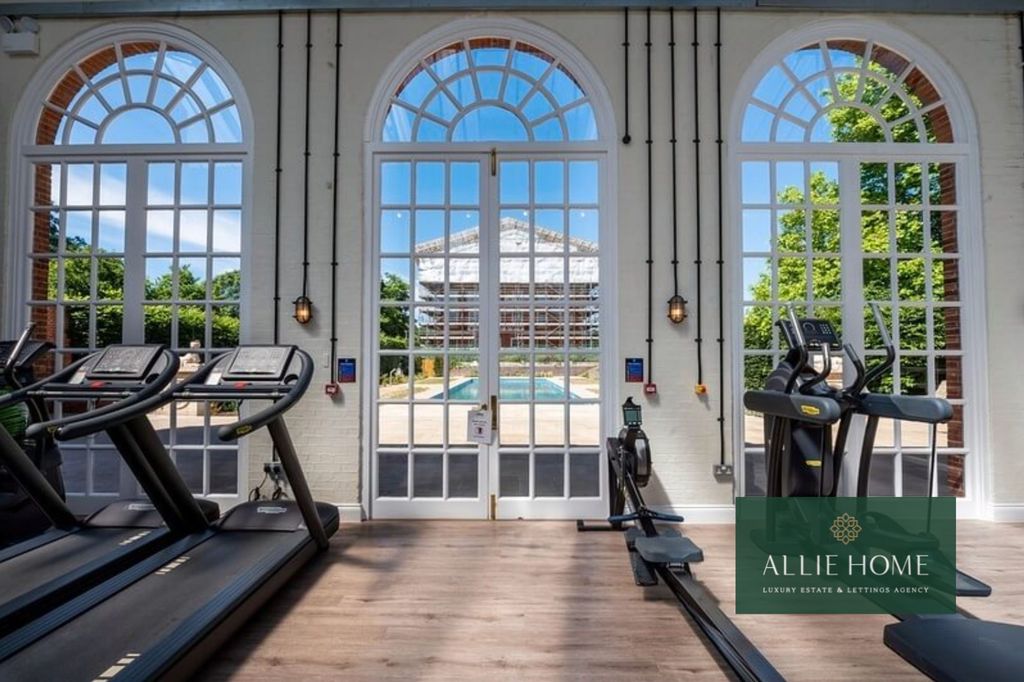 Property photo 1 of 24