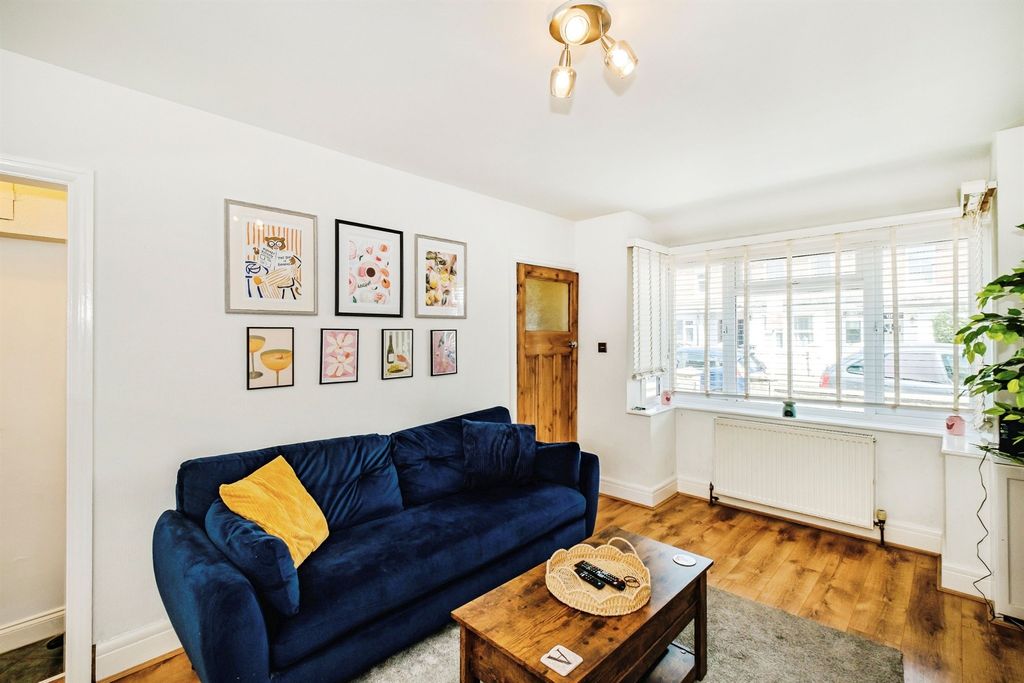 Property photo 3 of 19