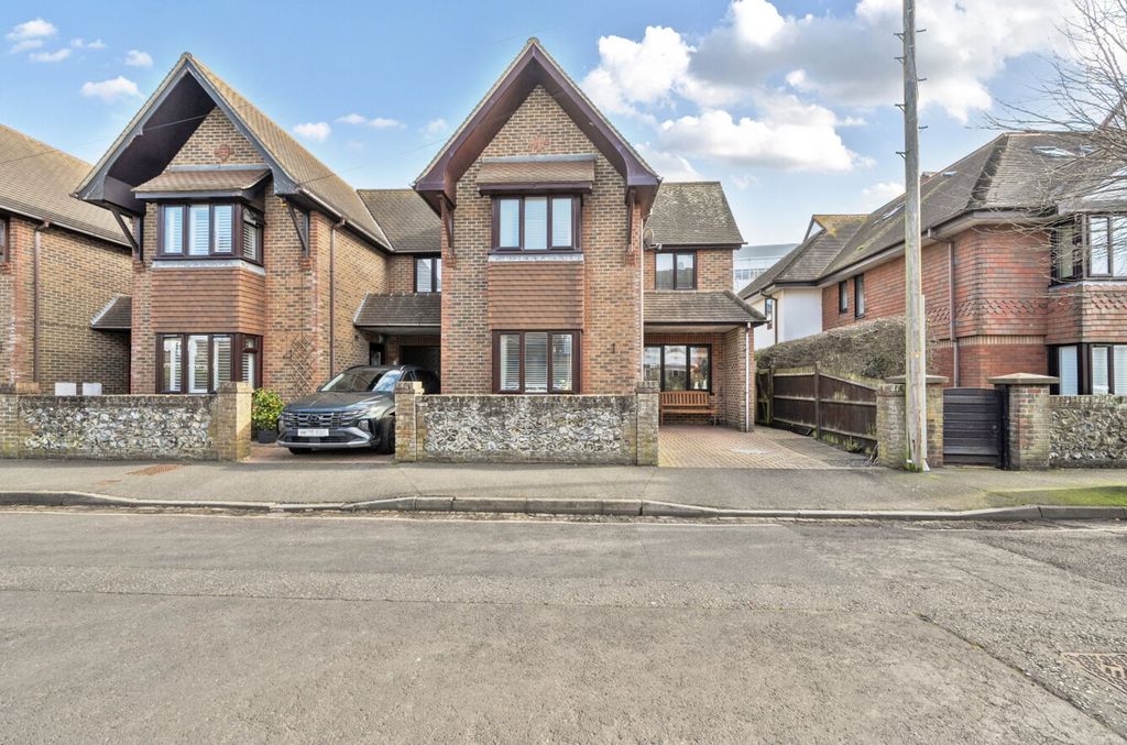 Property photo 1 of 21