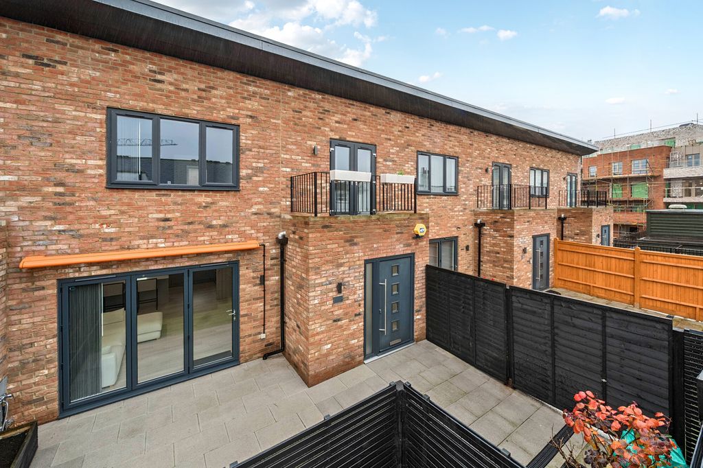 Property photo 1 of 8 Front Exterior