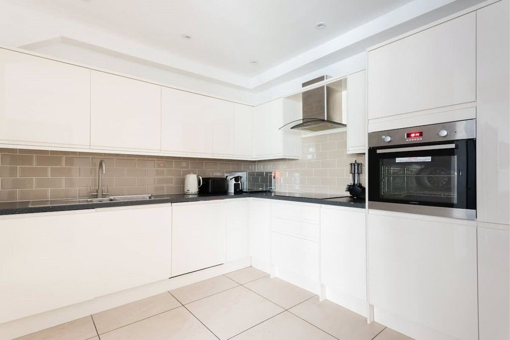 Property photo 3 of 13 Kitchen