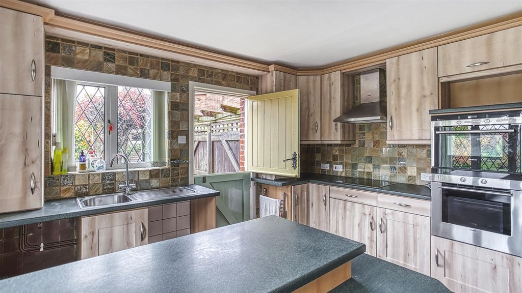 Property photo 2 of 23 316A0228_Hdr.Jpg