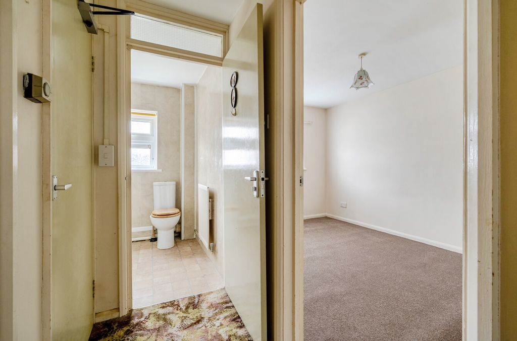 Property photo 3 of 12 1465197-10-6A0Da2...