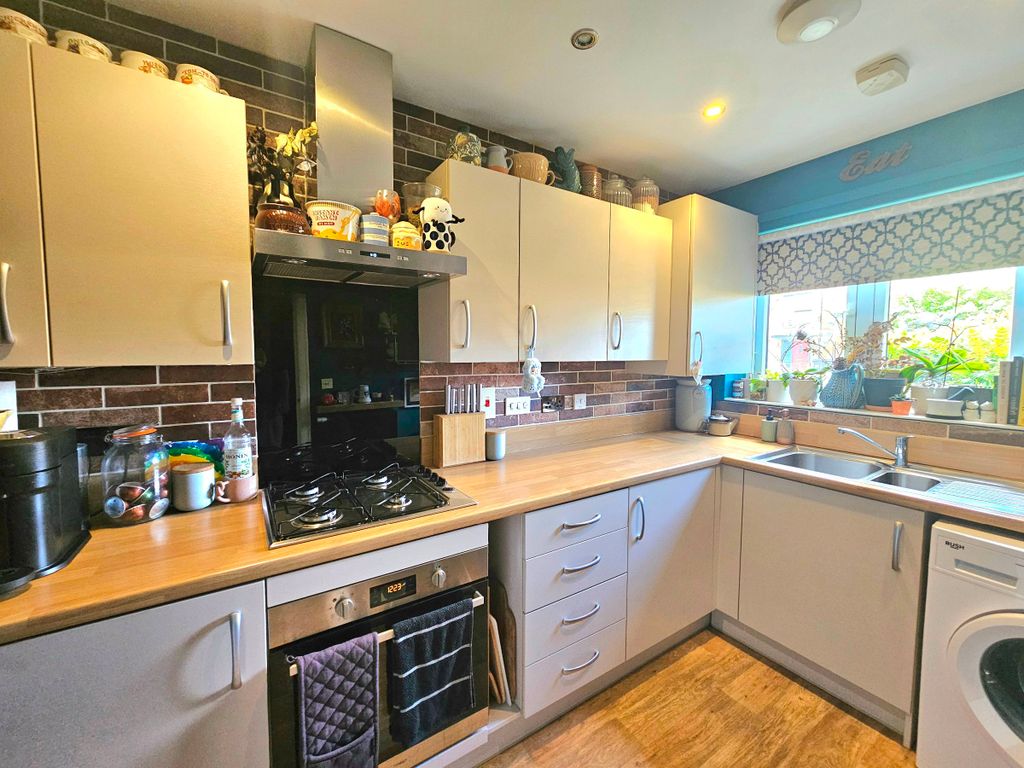 Property photo 3 of 24