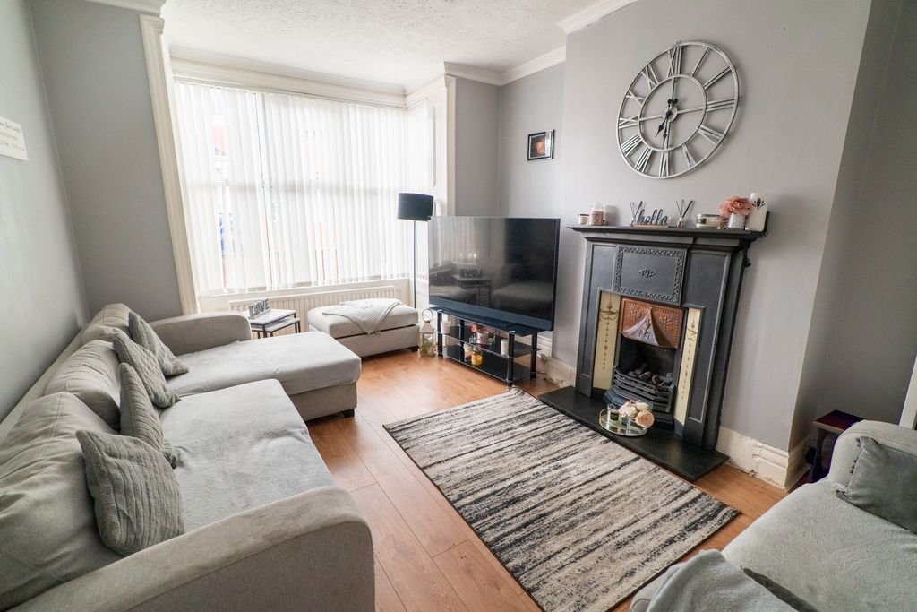 Property photo 2 of 11