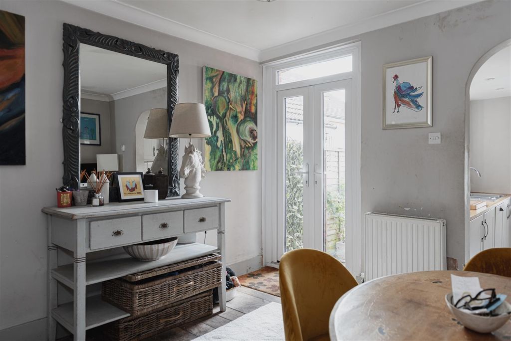Property photo 3 of 14 16.Jpg