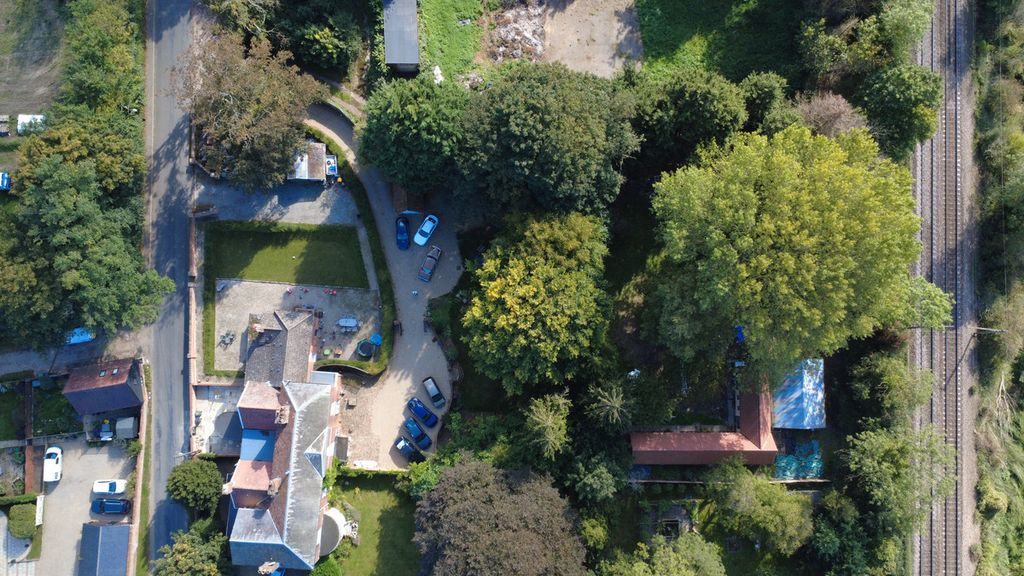 Property photo 2 of 16