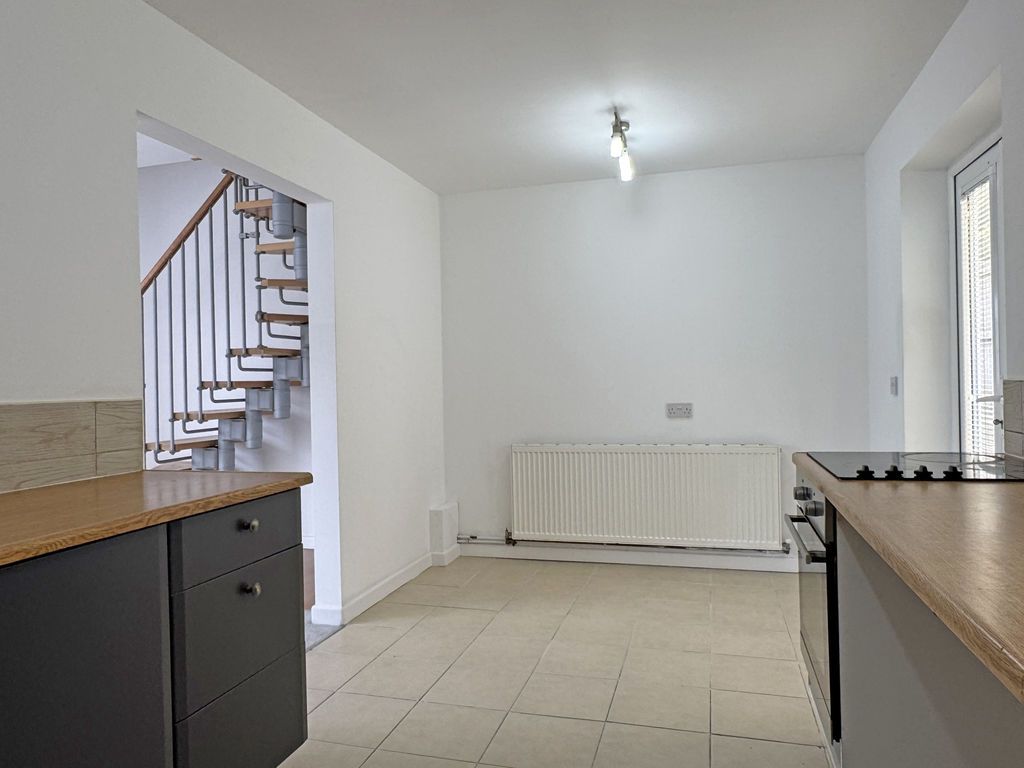 Property photo 3 of 14 Photo 7