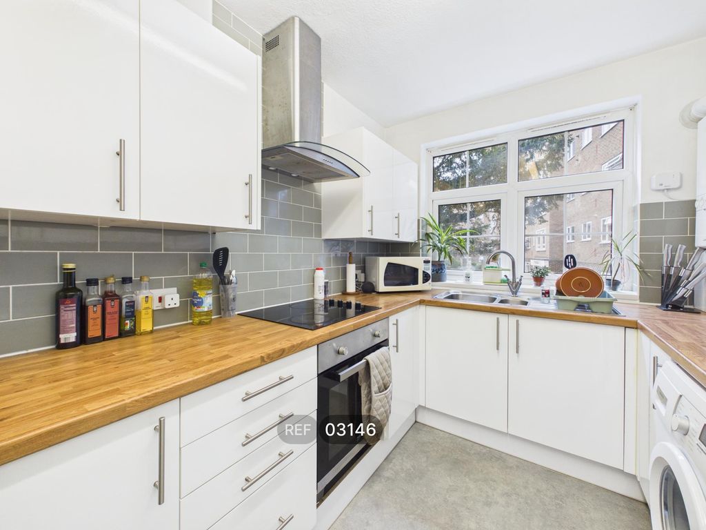 Property photo 3 of 14 Kitchen