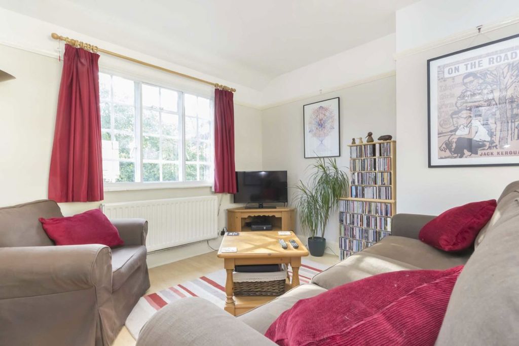 Property photo 2 of 6