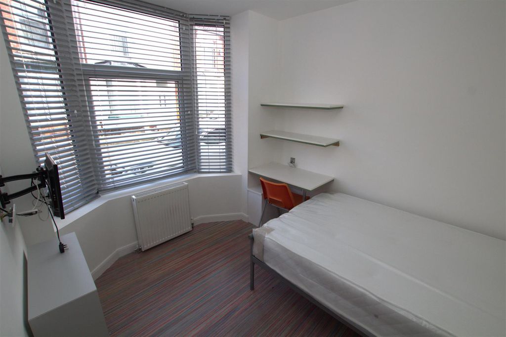 Property photo 1 of 7 Room 1 .Jpg