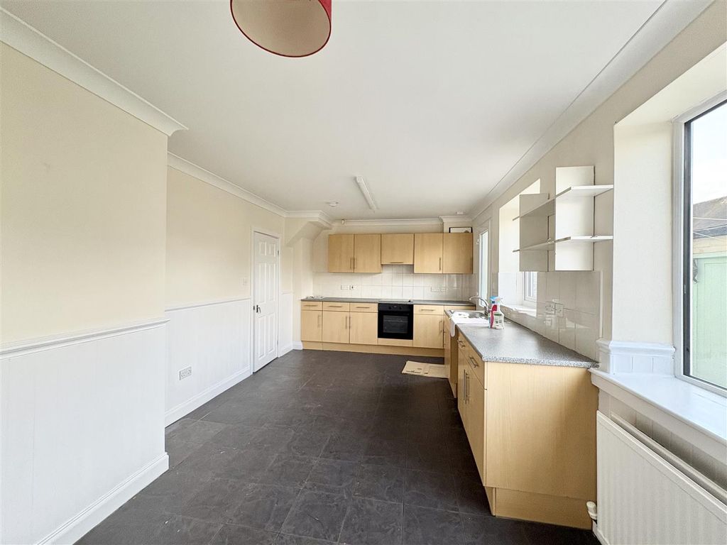 Property photo 2 of 13 Image00003.Jpeg