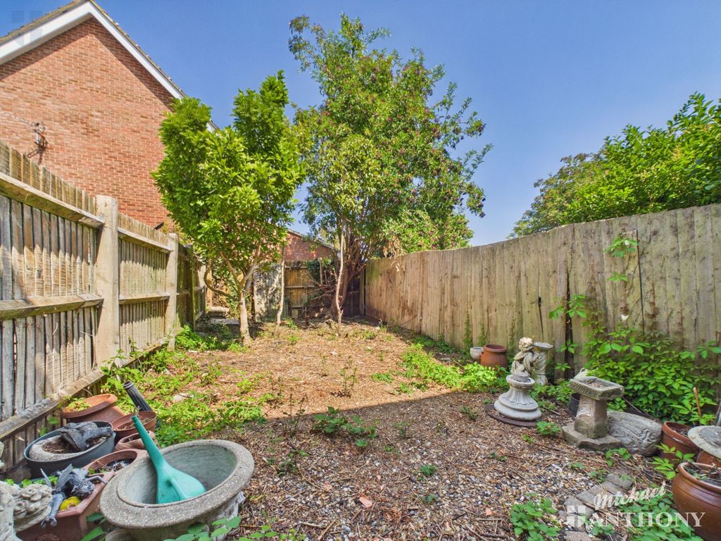 Property photo 3 of 11 Cam03218G0-Pr1120-Still006