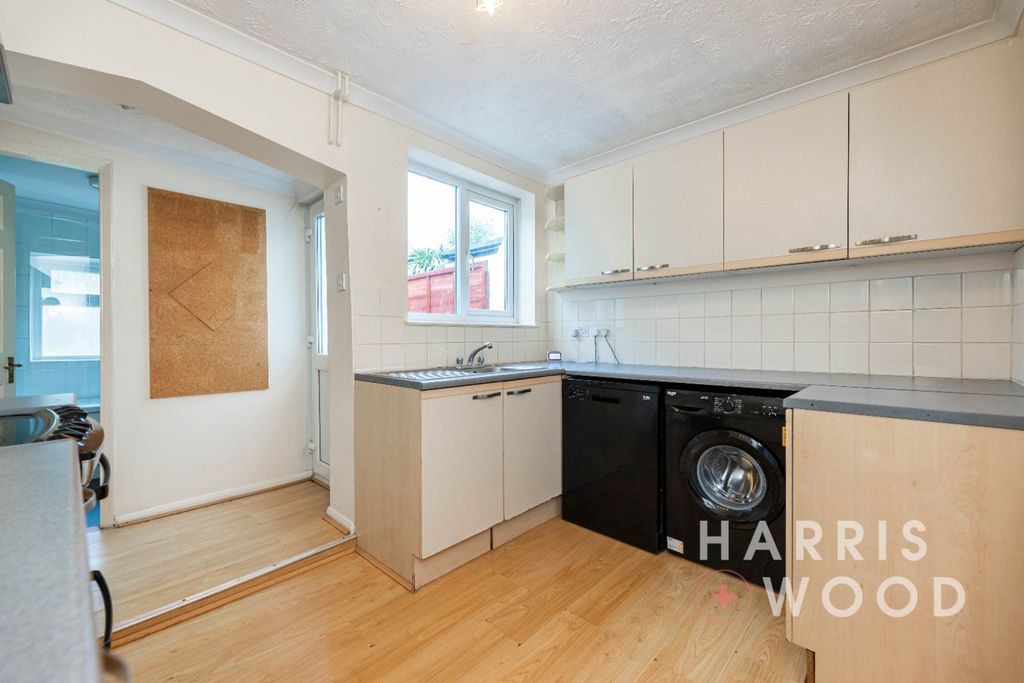 Property photo 2 of 16 4637712