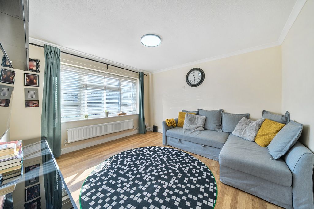 Property photo 2 of 20 Reception