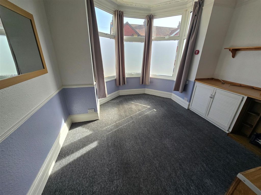 Property photo 2 of 5 Lounge/Kitched