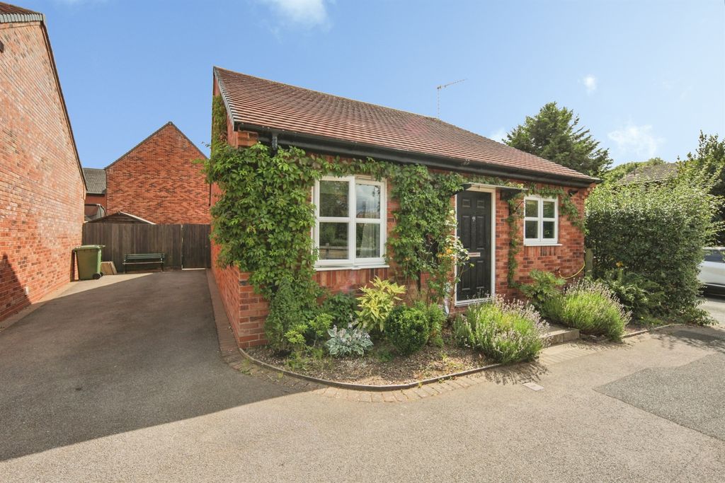 Property photo 1 of 11