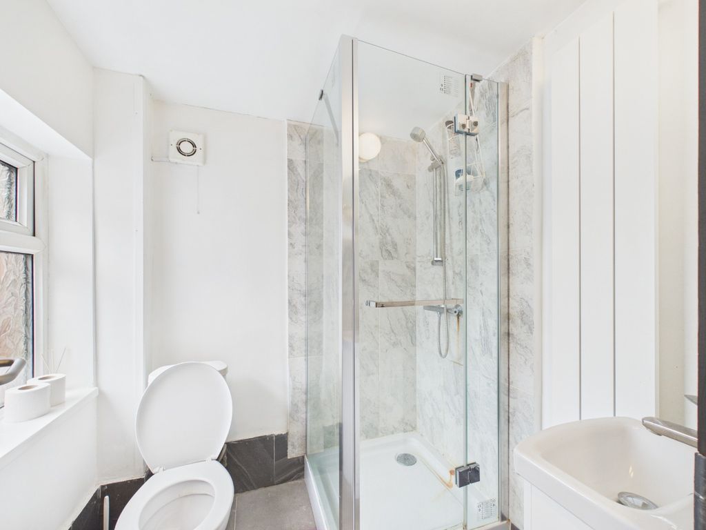 Property photo 3 of 8 3979526