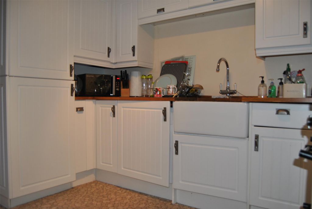 Property photo 2 of 14 Kitchen