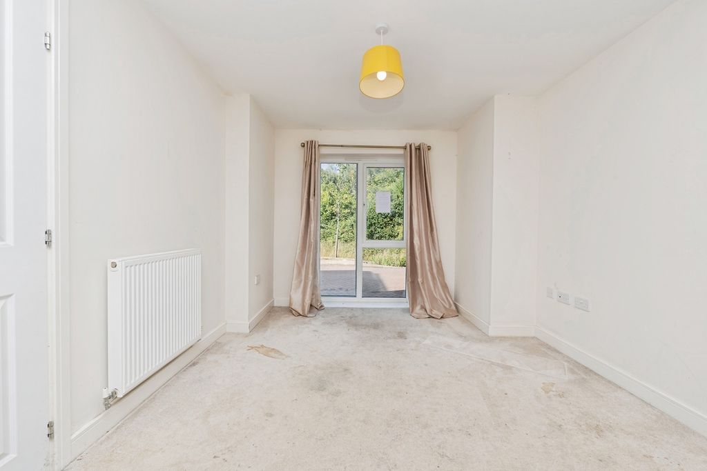 Property photo 2 of 17 Photo