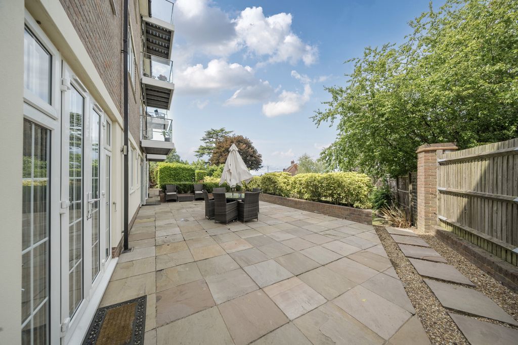 Property photo 1 of 20 1305405-18-68430c...