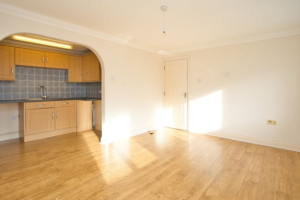 Property photo 3 of 10 Picture 3