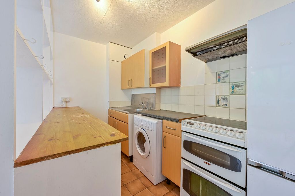 Property photo 2 of 9