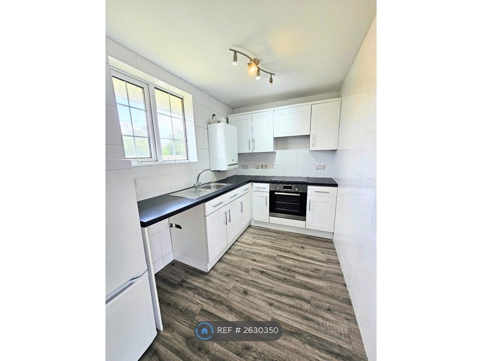 Property photo 2 of 10 Kitchen