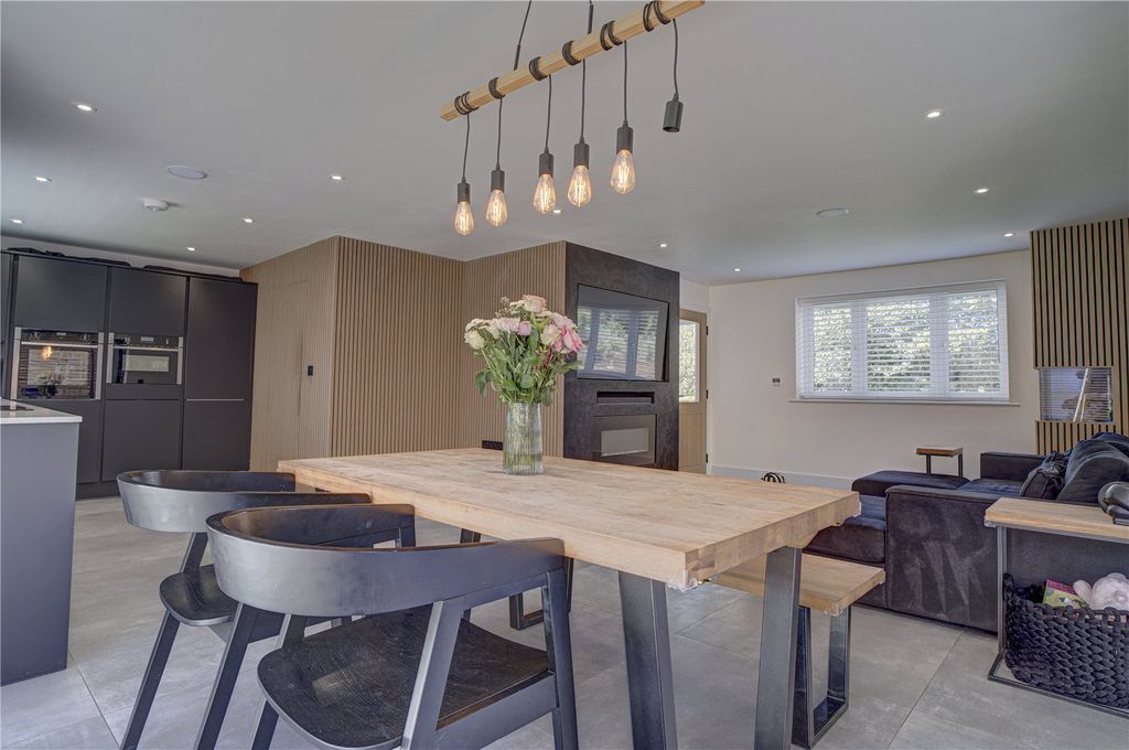 Property photo 2 of 43 Kitchen/Diner