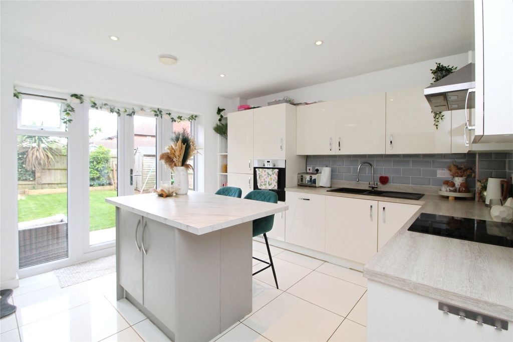 Property photo 2 of 23 Kitchen