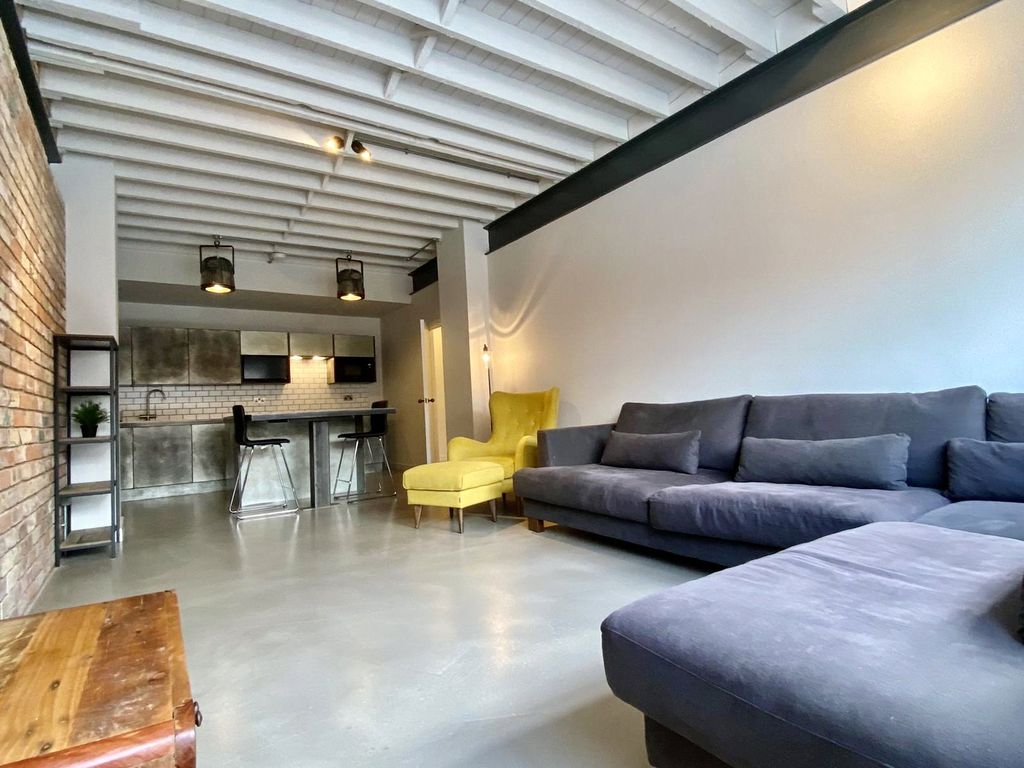Property photo 1 of 9 Lounge