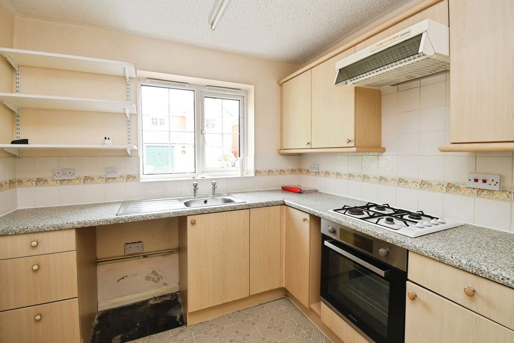Property photo 3 of 17 Photo