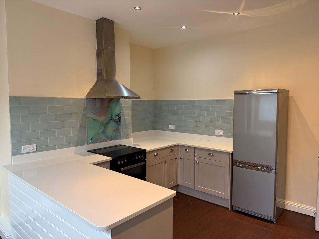 Property photo 3 of 10 Kitchen 2.Jpg