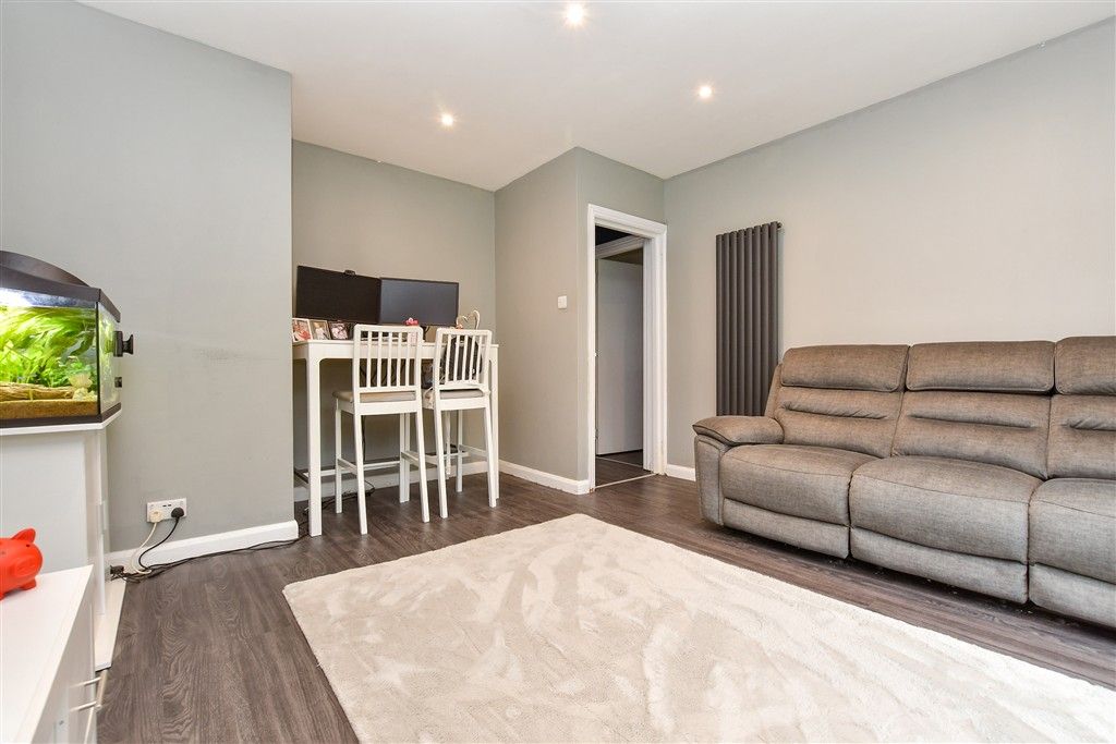 Property photo 3 of 13 Lounge