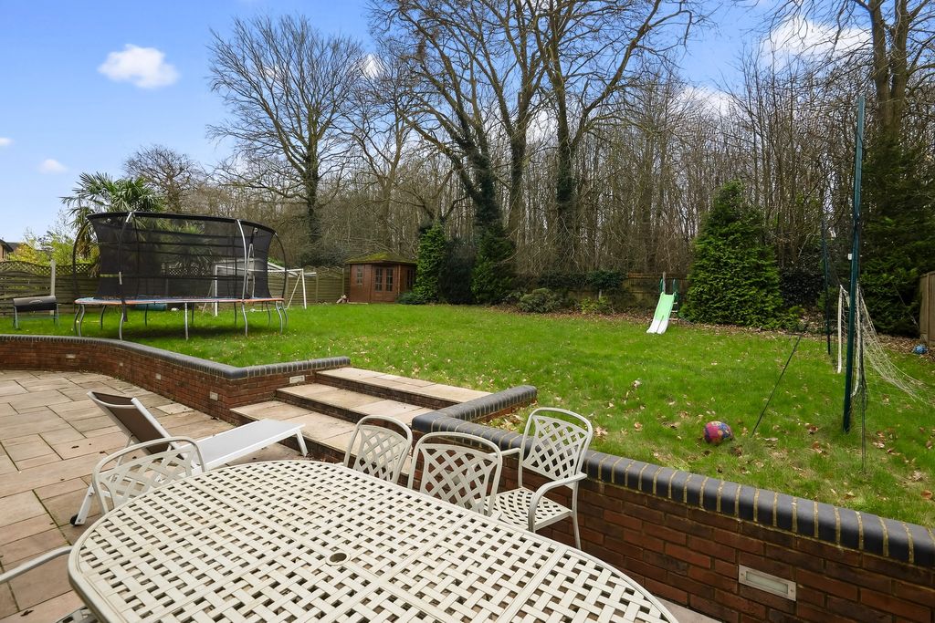 Property photo 2 of 20 Garden