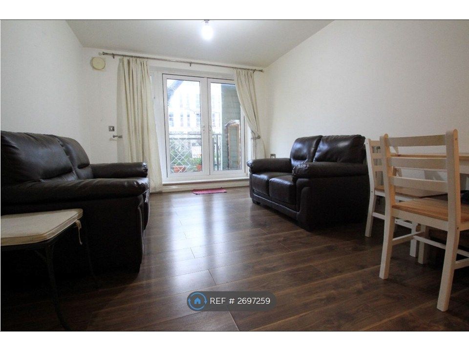 Property photo 2 of 11 Living Room