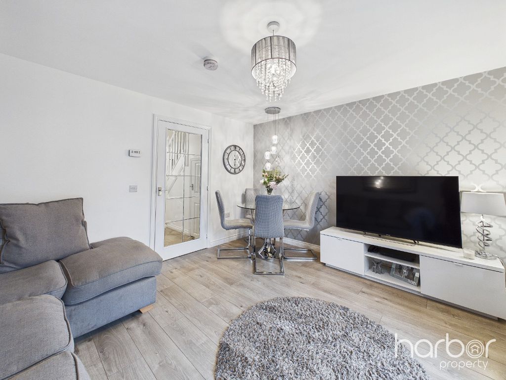 Property photo 3 of 17 4565175