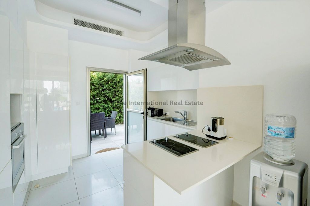 Property photo 3 of 48